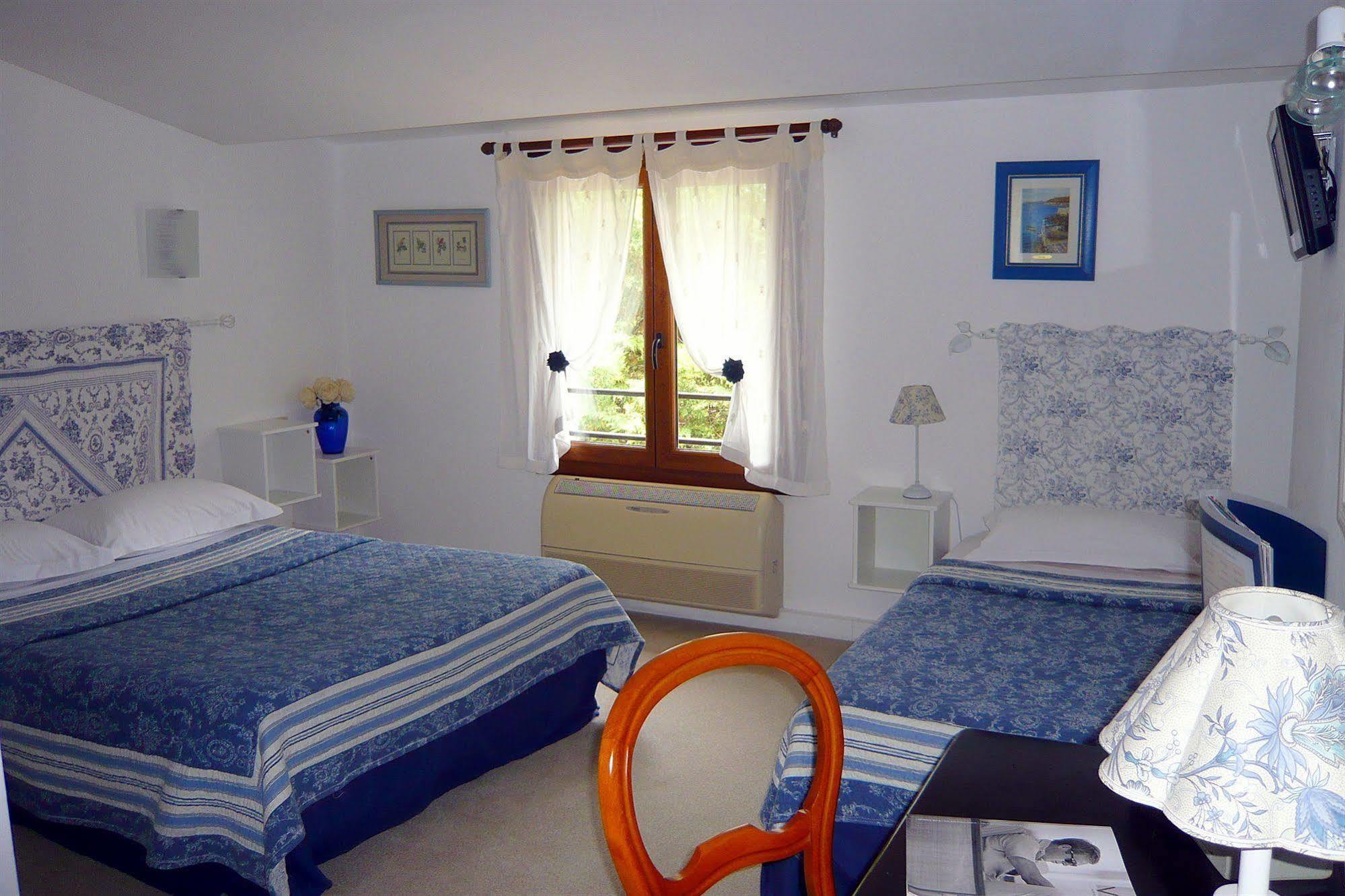 Hotel Mistral Mas-Blanc-des-Alpilles Exterior photo