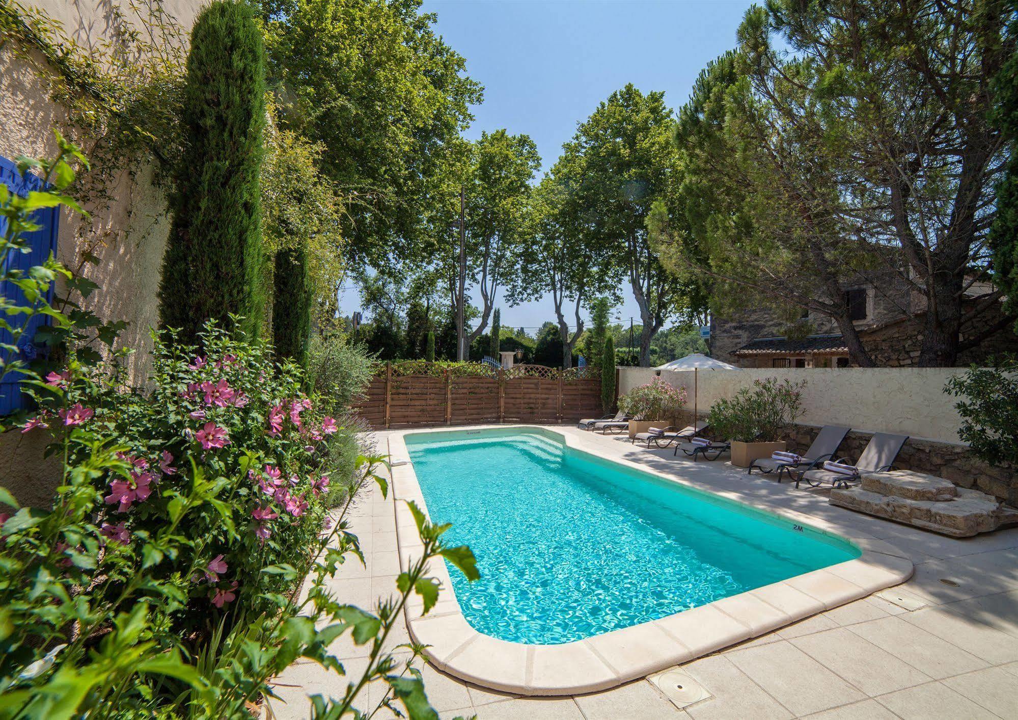 Hotel Mistral Mas-Blanc-des-Alpilles Exterior photo