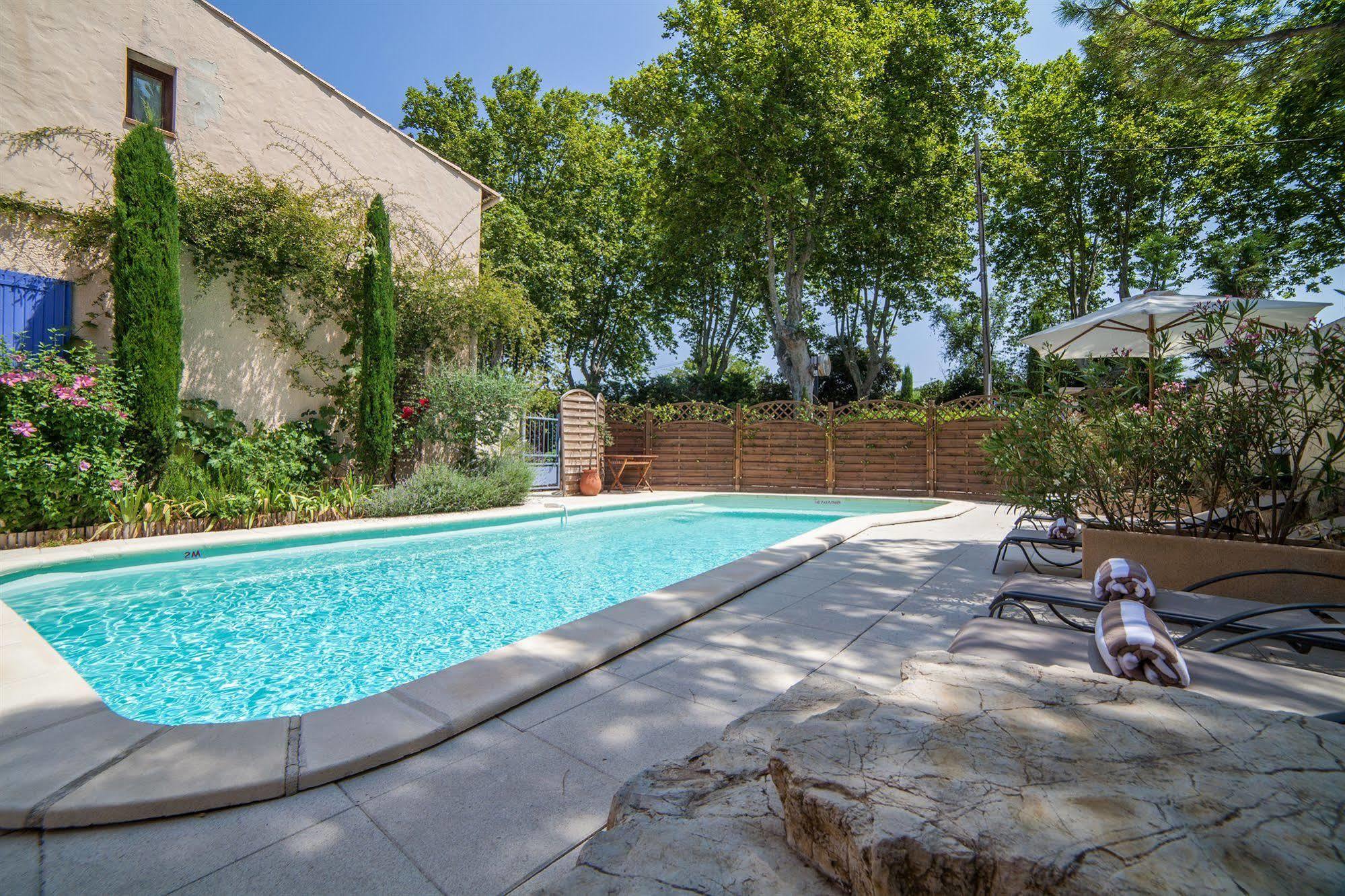 Hotel Mistral Mas-Blanc-des-Alpilles Exterior photo