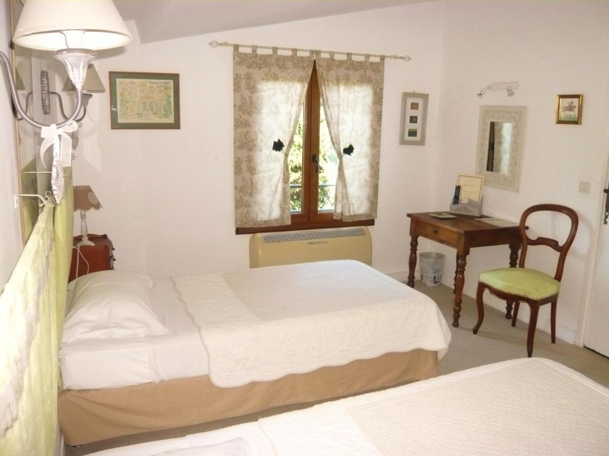 Hotel Mistral Mas-Blanc-des-Alpilles Exterior photo
